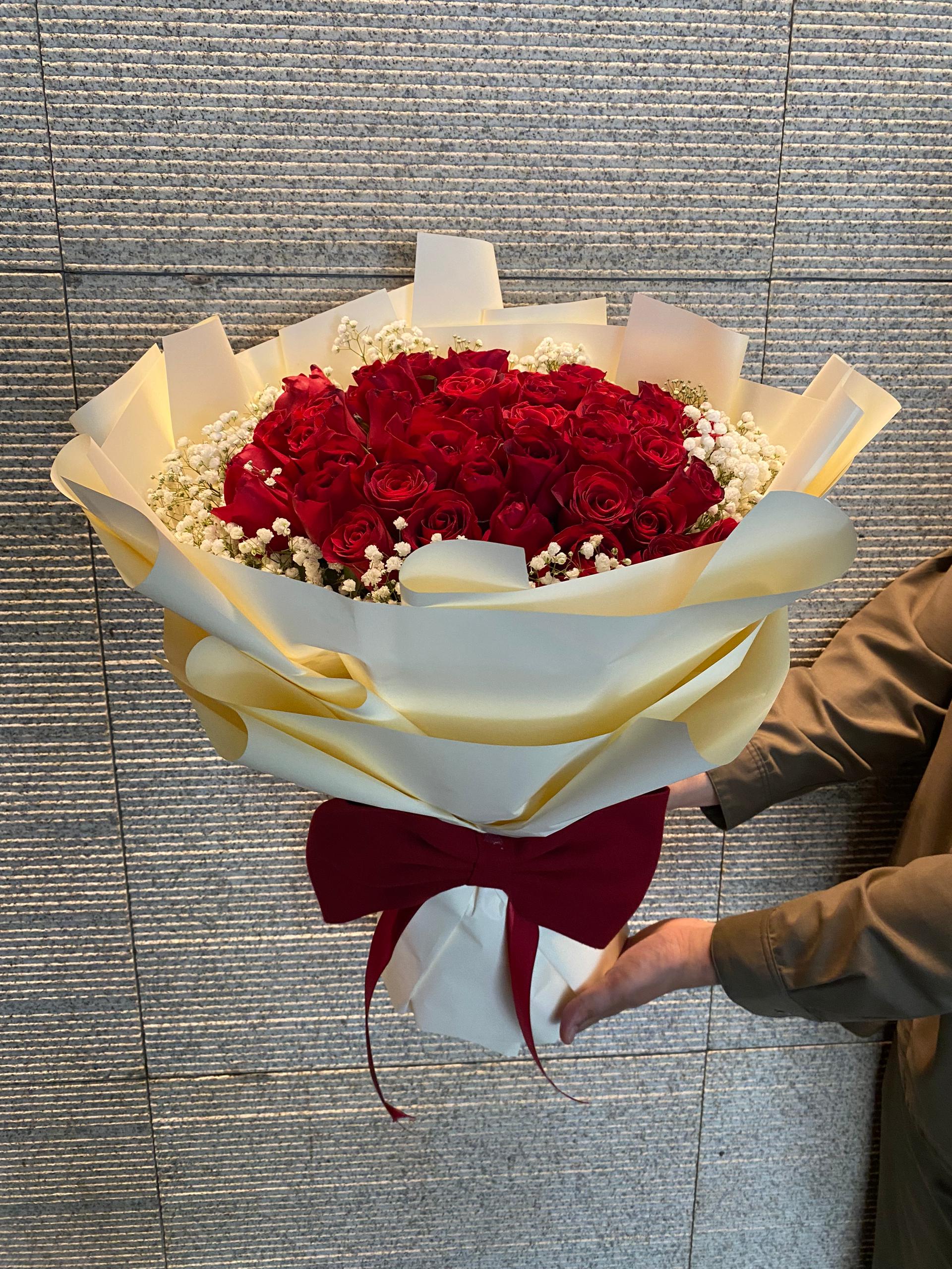 50 premium Red Roses Bouquet valentine's day