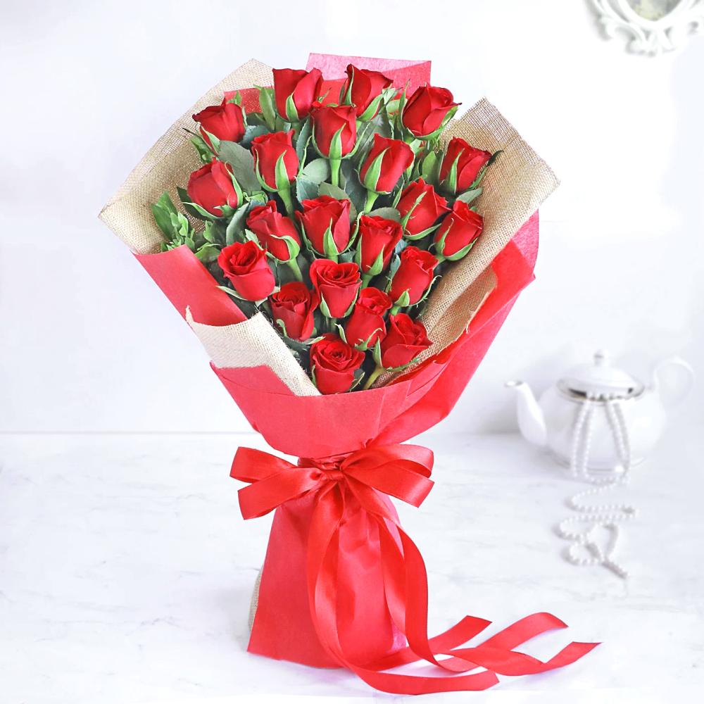 20 Roses Hand Bouquet - Fruit n Floral