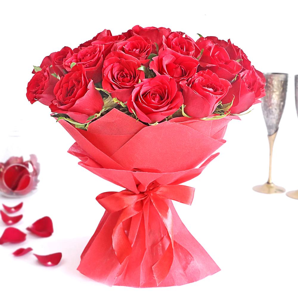 30 Red Roses Hand Bouquet - Fruit n Floral