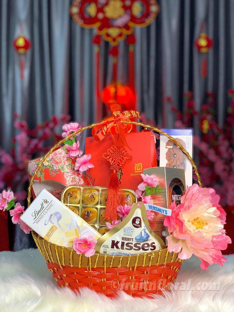 Sweet Kiss CNY Basket - Fruit n Floral